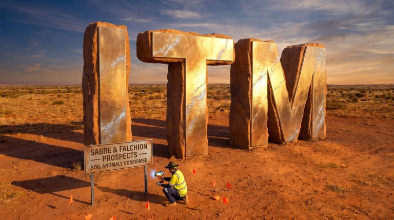 Itech Minerals Ltd-ITM-ITM mining prospects in desert landscape